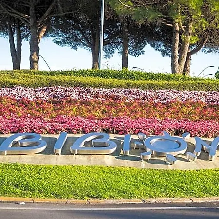 Beautiful Large With Shared Pool Hotel Bibione